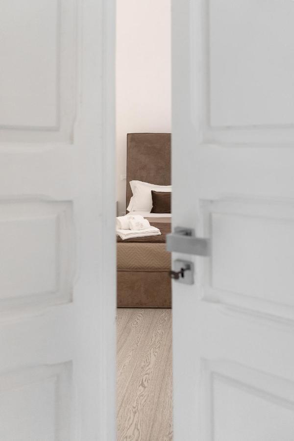 Dimora Elce Suites Elegance & Design เลชเช ภายนอก รูปภาพ